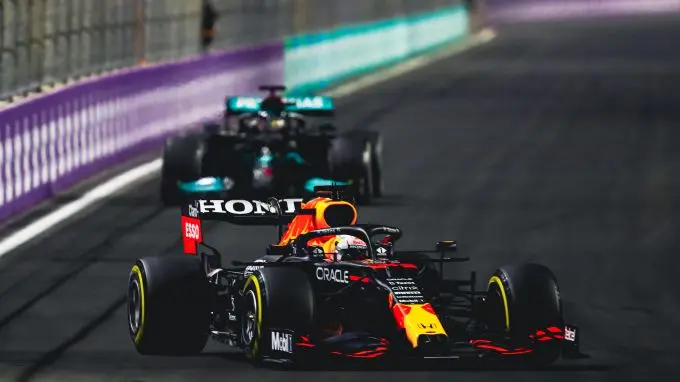 verstappen voor hamilton jeddah