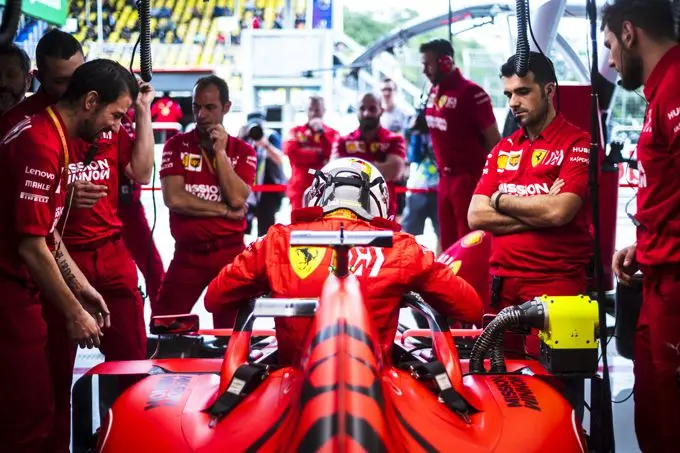 vettel ferrari f1 instappen 190015 bra