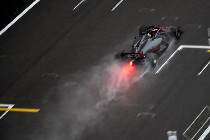 vf17 at speed in wet china