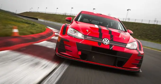 volkswagentcropeningsfoto