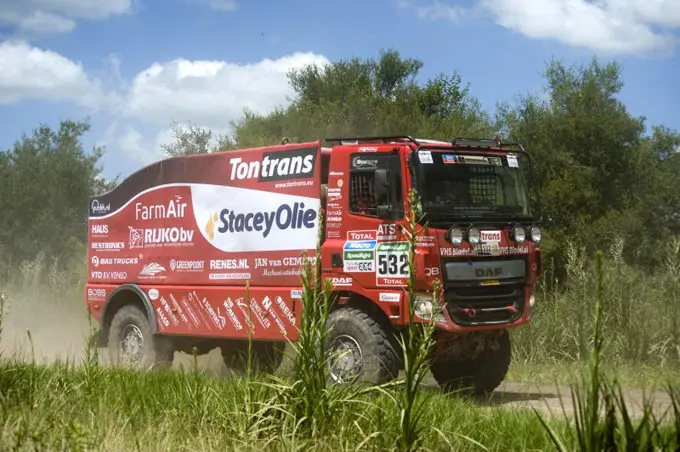 vrachtwagen dakar van genugten 680
