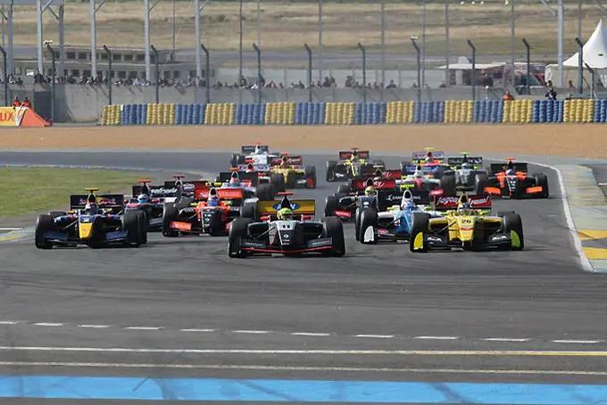 world series by renault 3 5l le mans rx 680