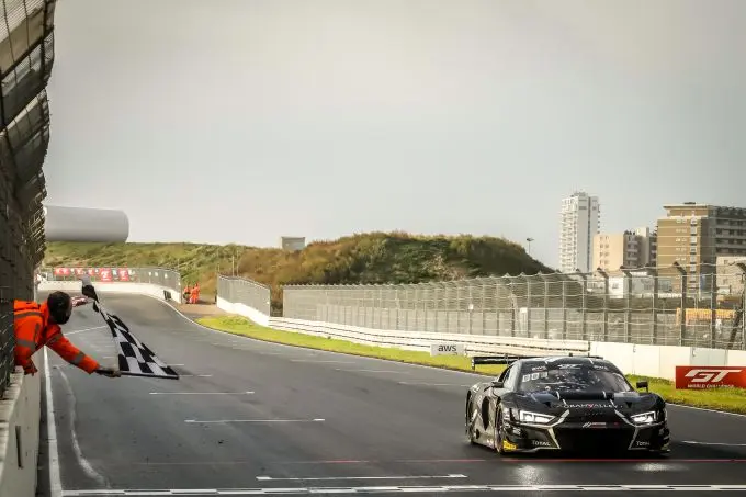 wrt 31 tomita vanderlinde win zandvoort