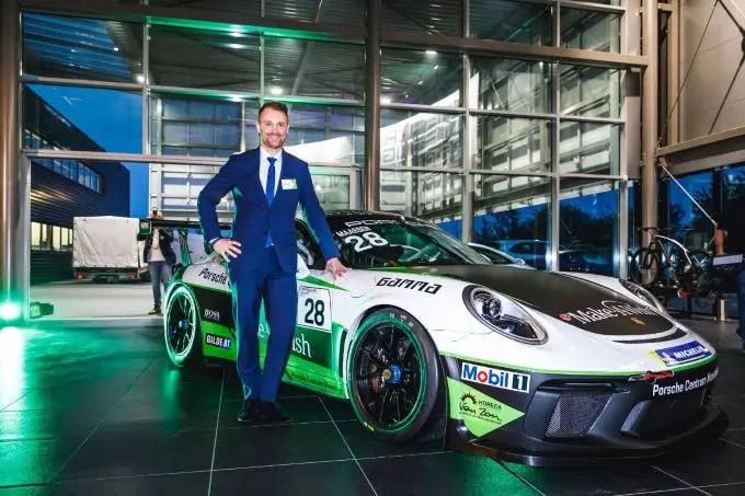 xavier maassen op zoek naar derde titel in porsche carrera cup benelux