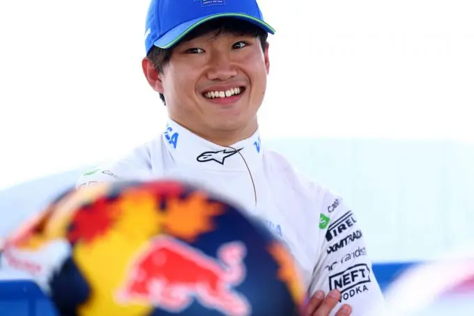 yuki tsunoda smile