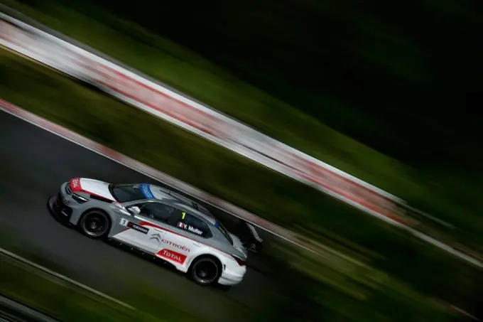 yvan muller race 1