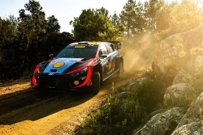 za thierry neuville 4