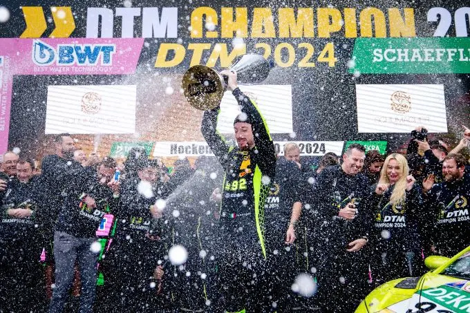 zo 11 bortolotti dtm kampioen 2024 podium 241020 dtmrennen 1