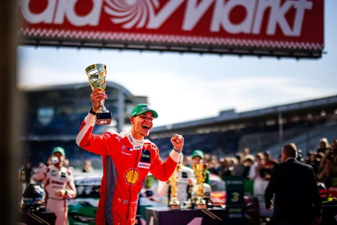 zondag 1m sheldon van der linde dtm kampioen 2022 2versie dtm822 100914381209987ls ls