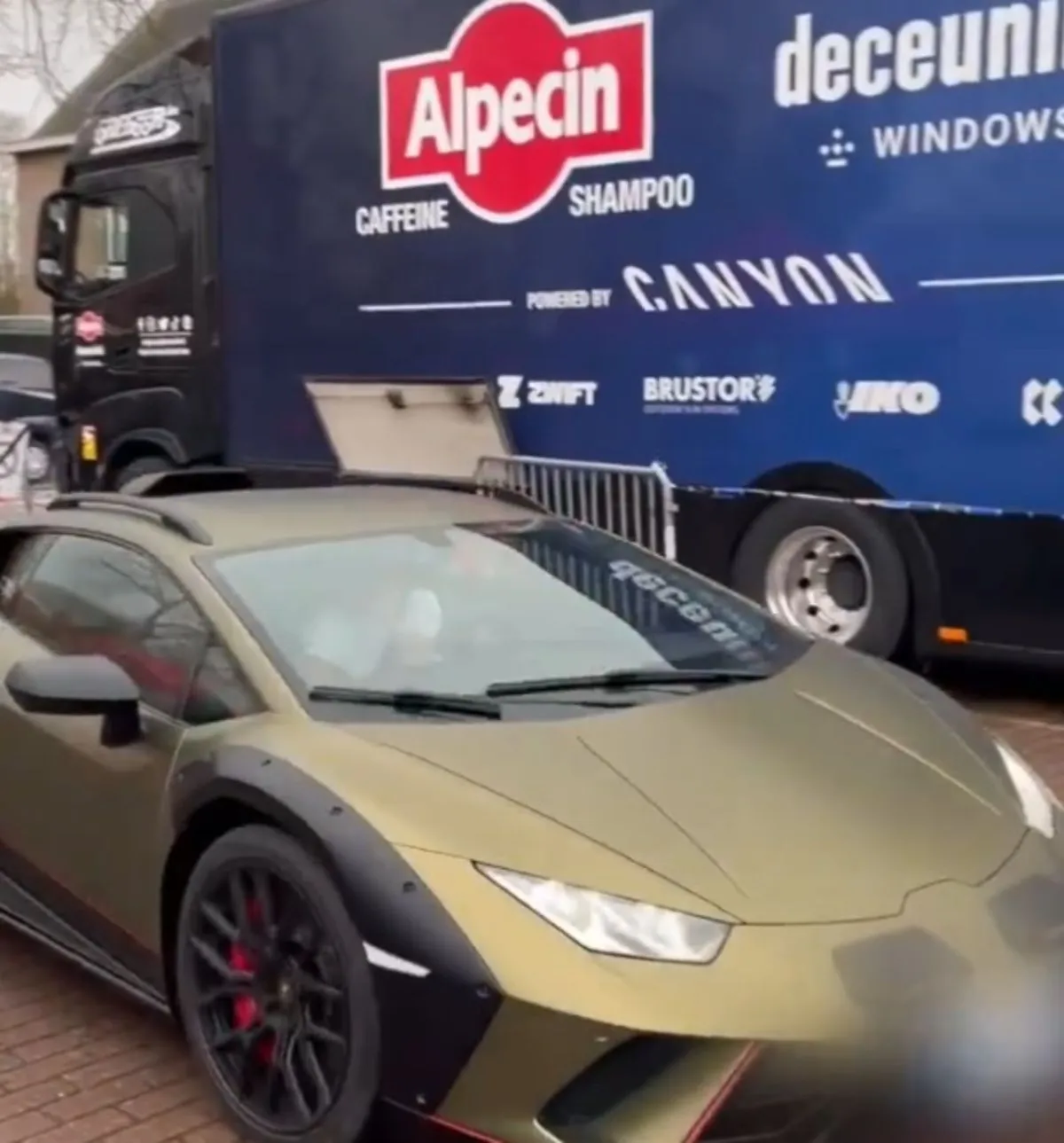 vanderpoellamborghini 1 659574d9ac44b