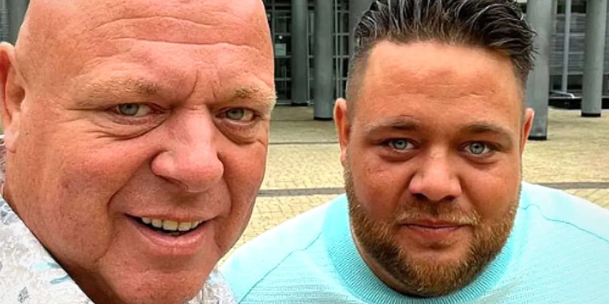 peter gillis betrapte zoon mark met schoonmaakster in de caravan