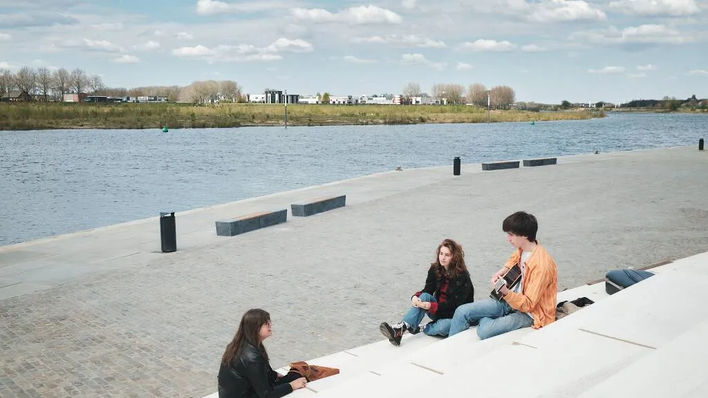 1244 jeugd lage loswal 1