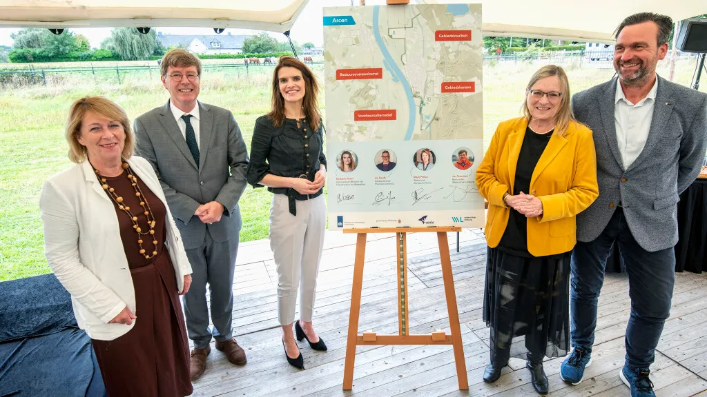 1396 arcen ministerbezoek 8 verkleind