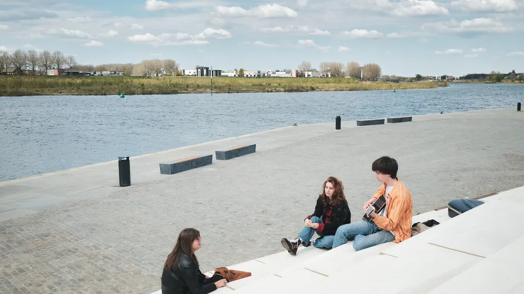 1543 jeugd lage loswal 1