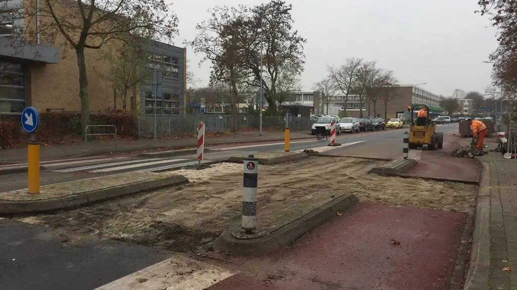 383 oversteek mikado