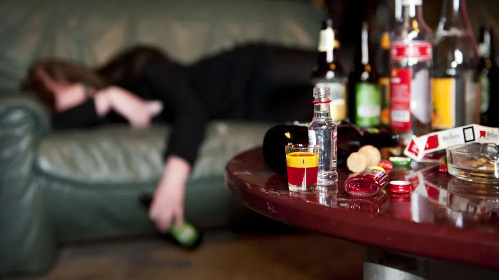 alcoholdrankmisbruikpubertienerdrinkendronkenfeestpubliek domein