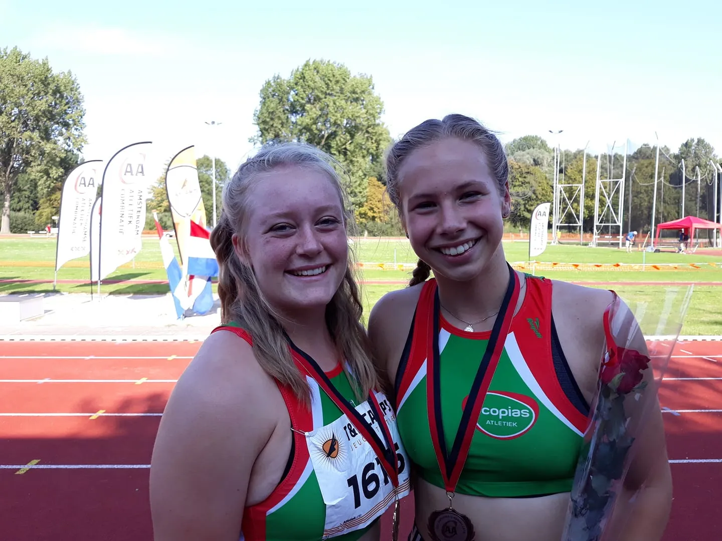 audrey en kaela scoren op nk atletiek