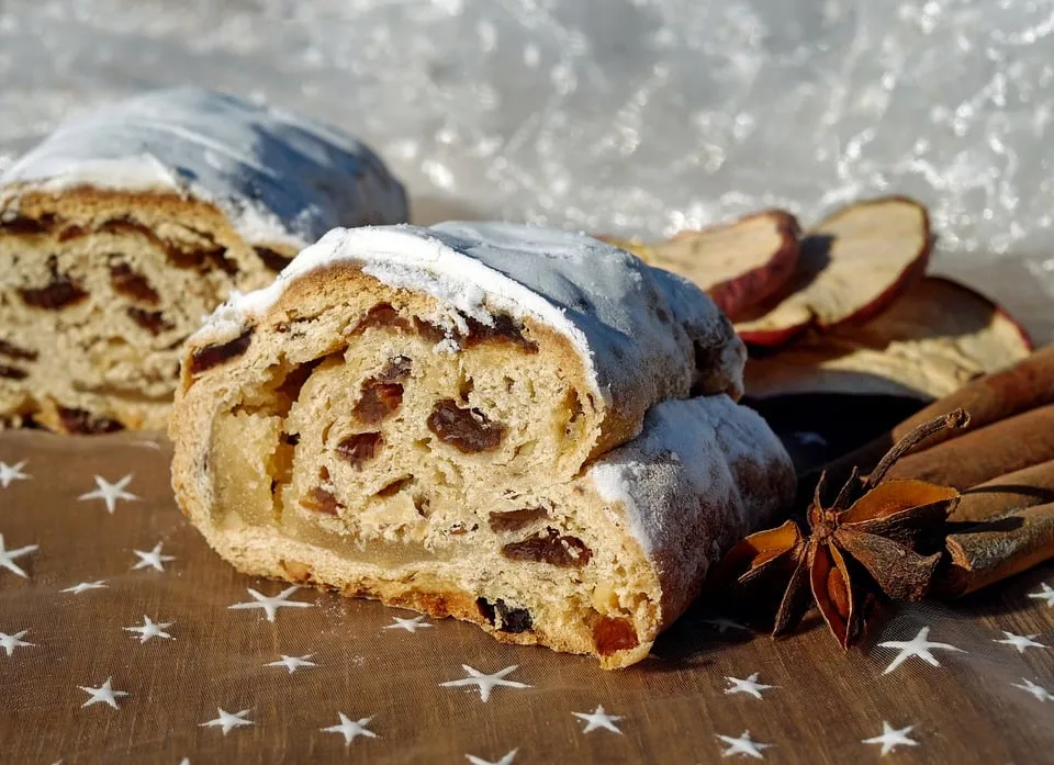 christmas stollen 2903847 960 720