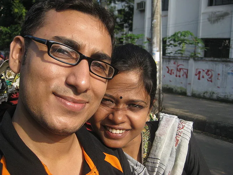 couple selfie in rickshaw