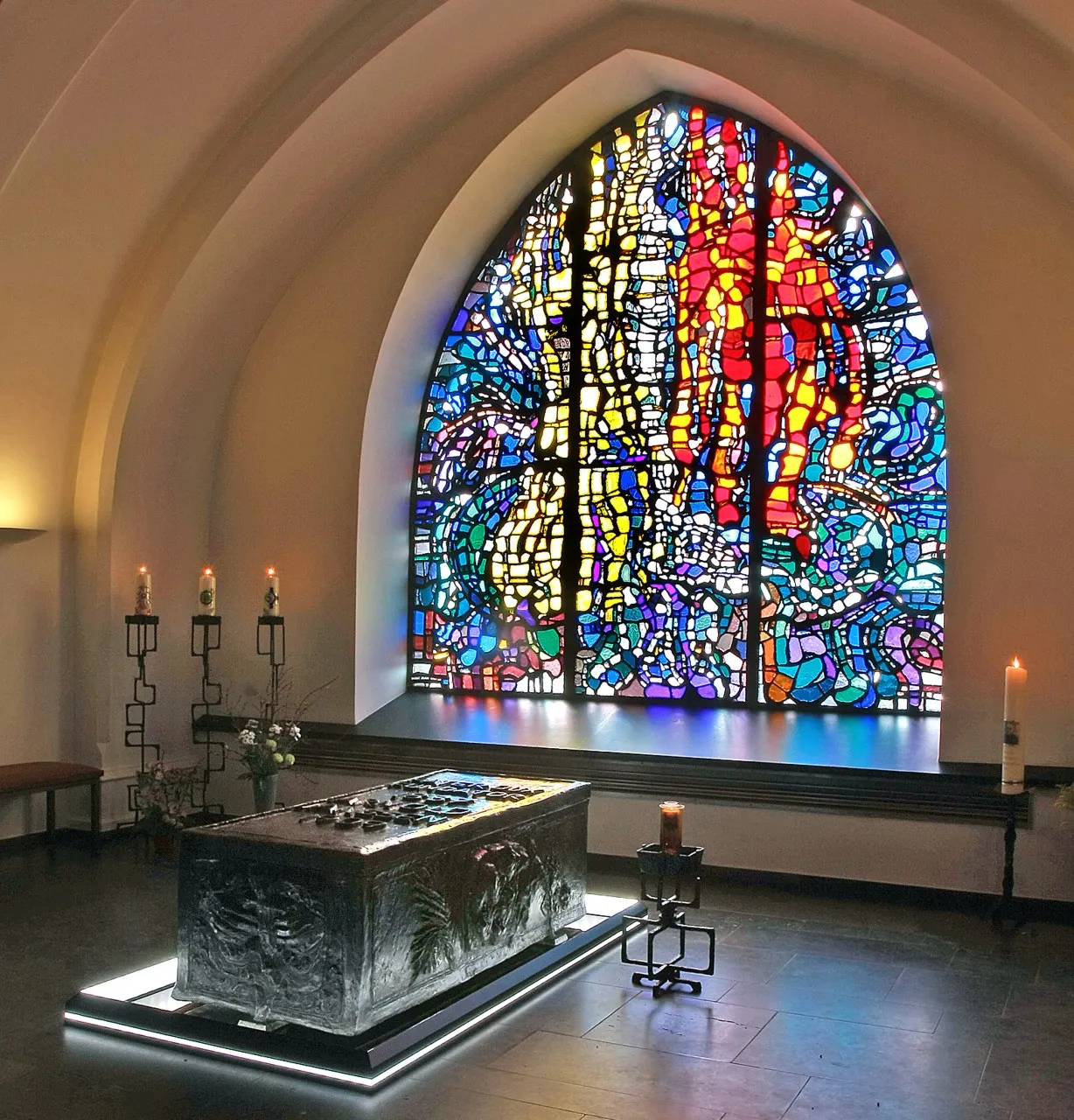 kloosterdorp steyl sarcofaag van arnold janssen in benedenkerk lr