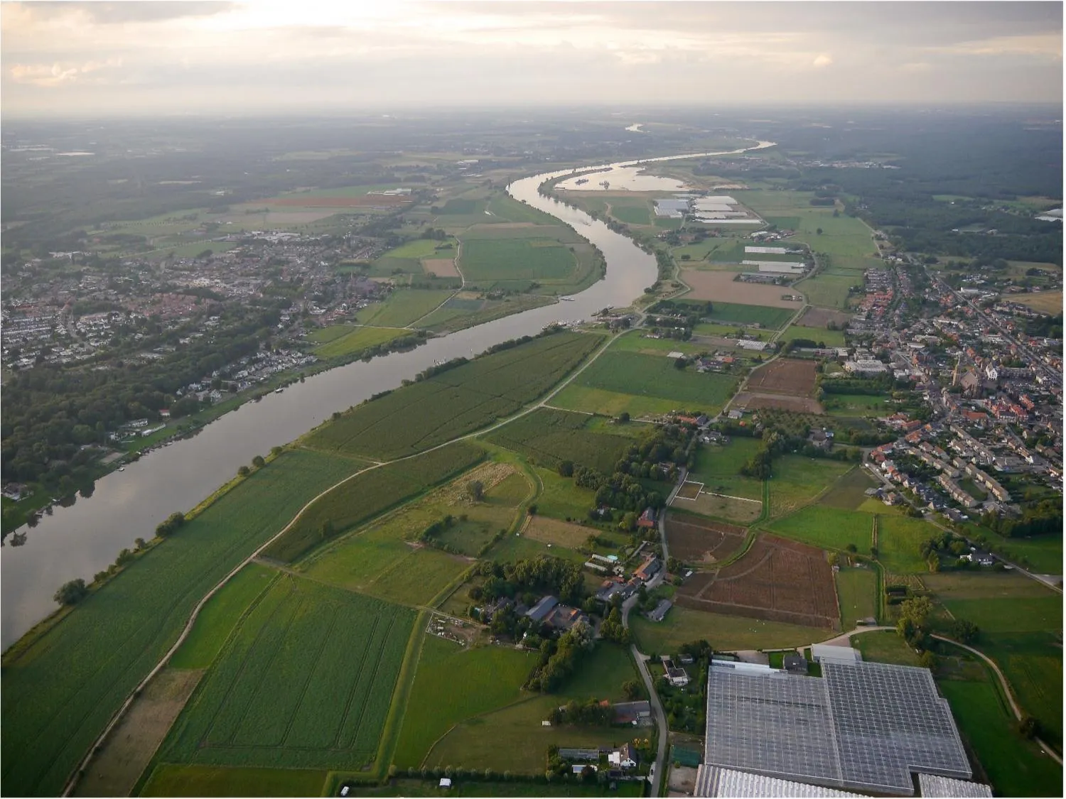 luchtfoto gebied vierwaarden gemeente venlo