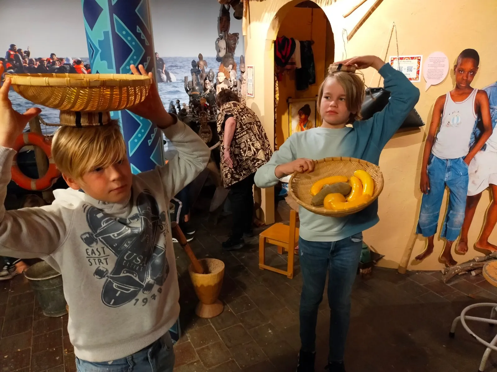 mandjes op hoods dragen