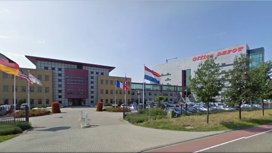 office depot venlo stormschade dak losgekomen hq foto google streetview