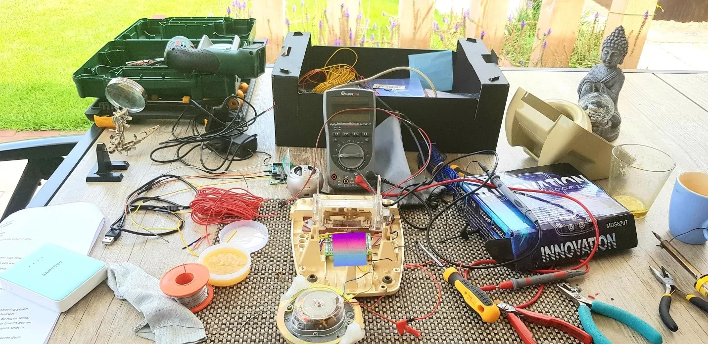 paul werkt aan telefoon