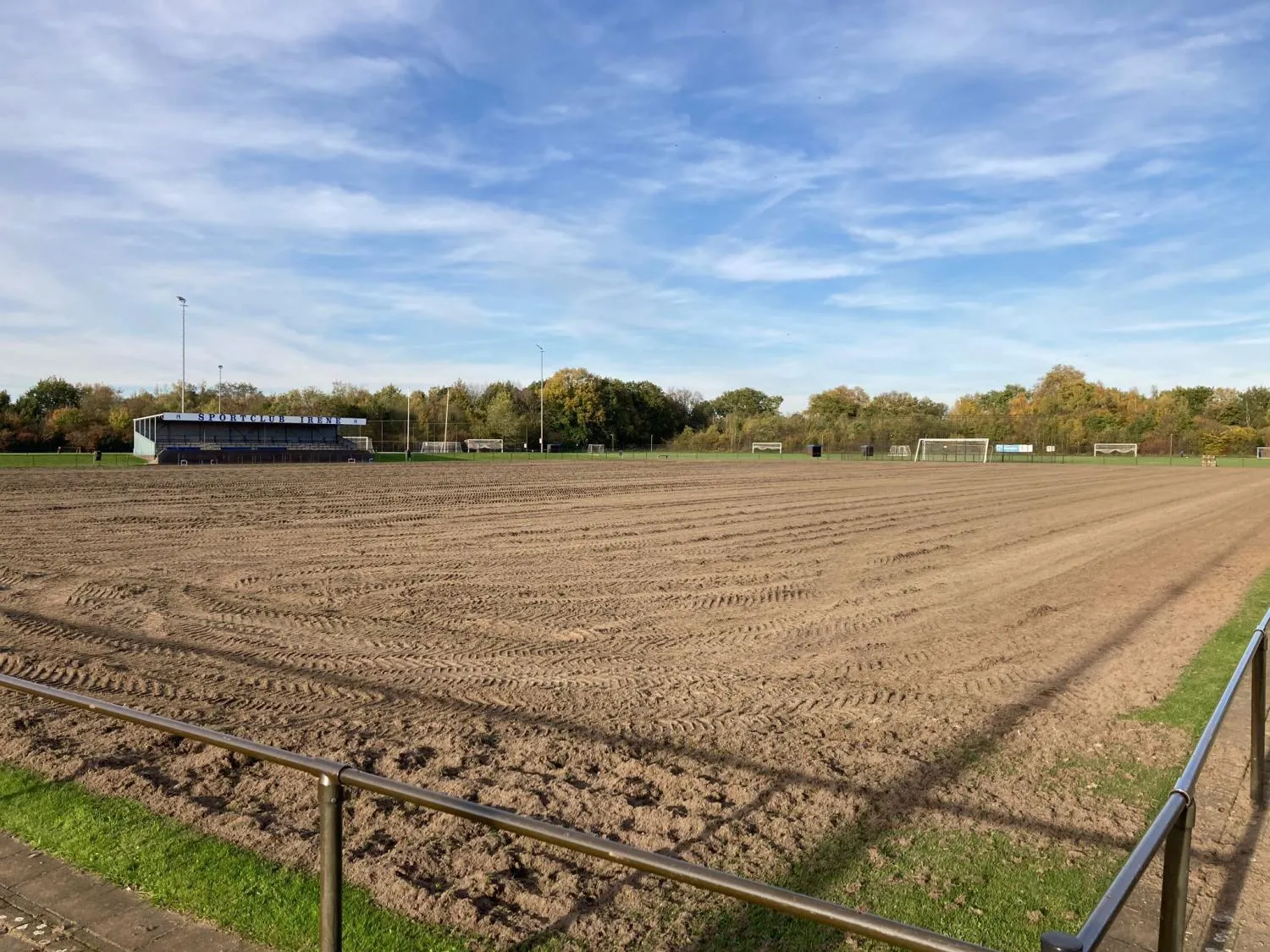 photo 2022 11 15 12 07 42 grasvelden aanleg