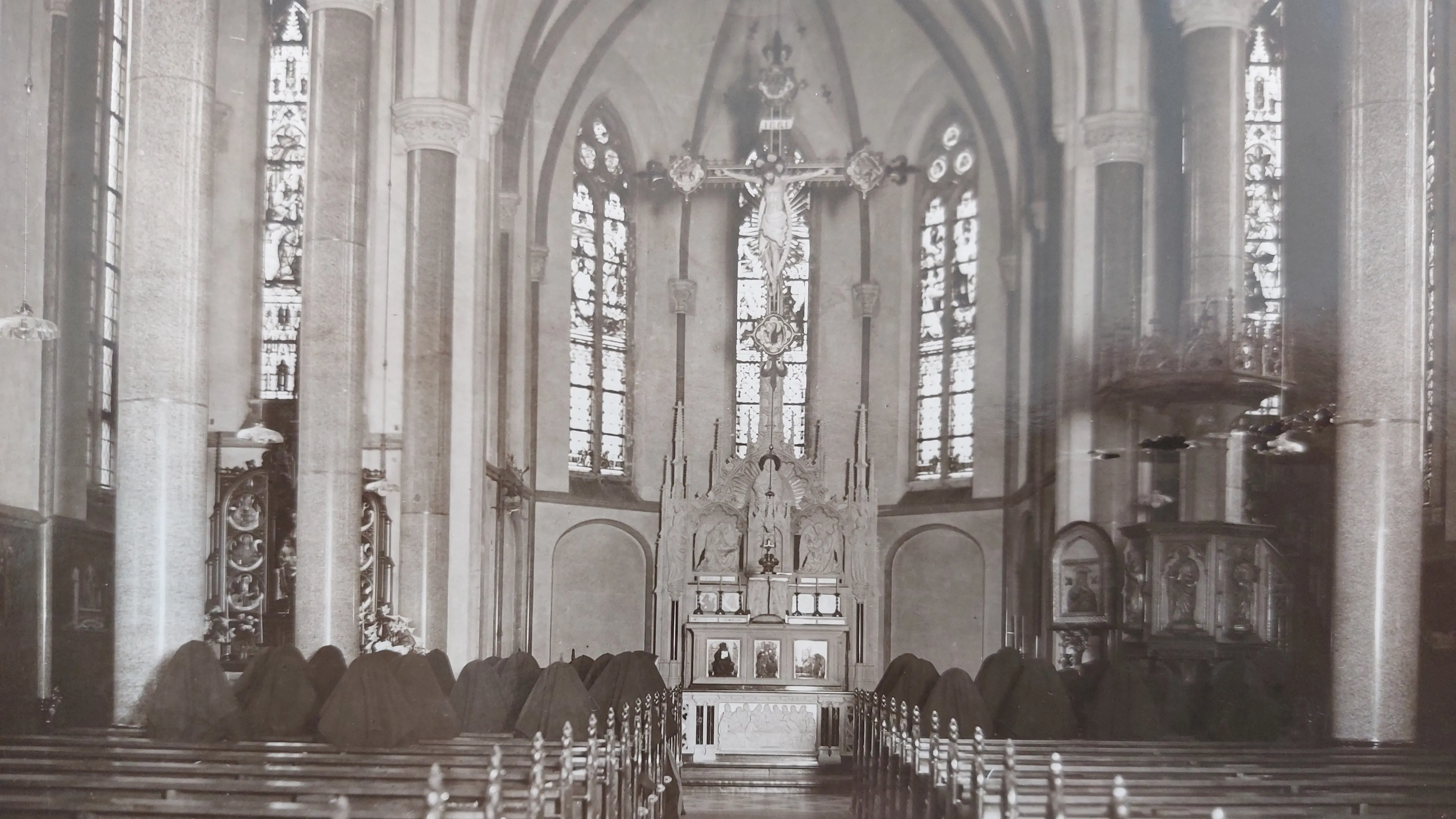 03 duitse zusters in de kapel van het st elisabeths gasthuis circa 1928 collectie franciscanessen van mnster