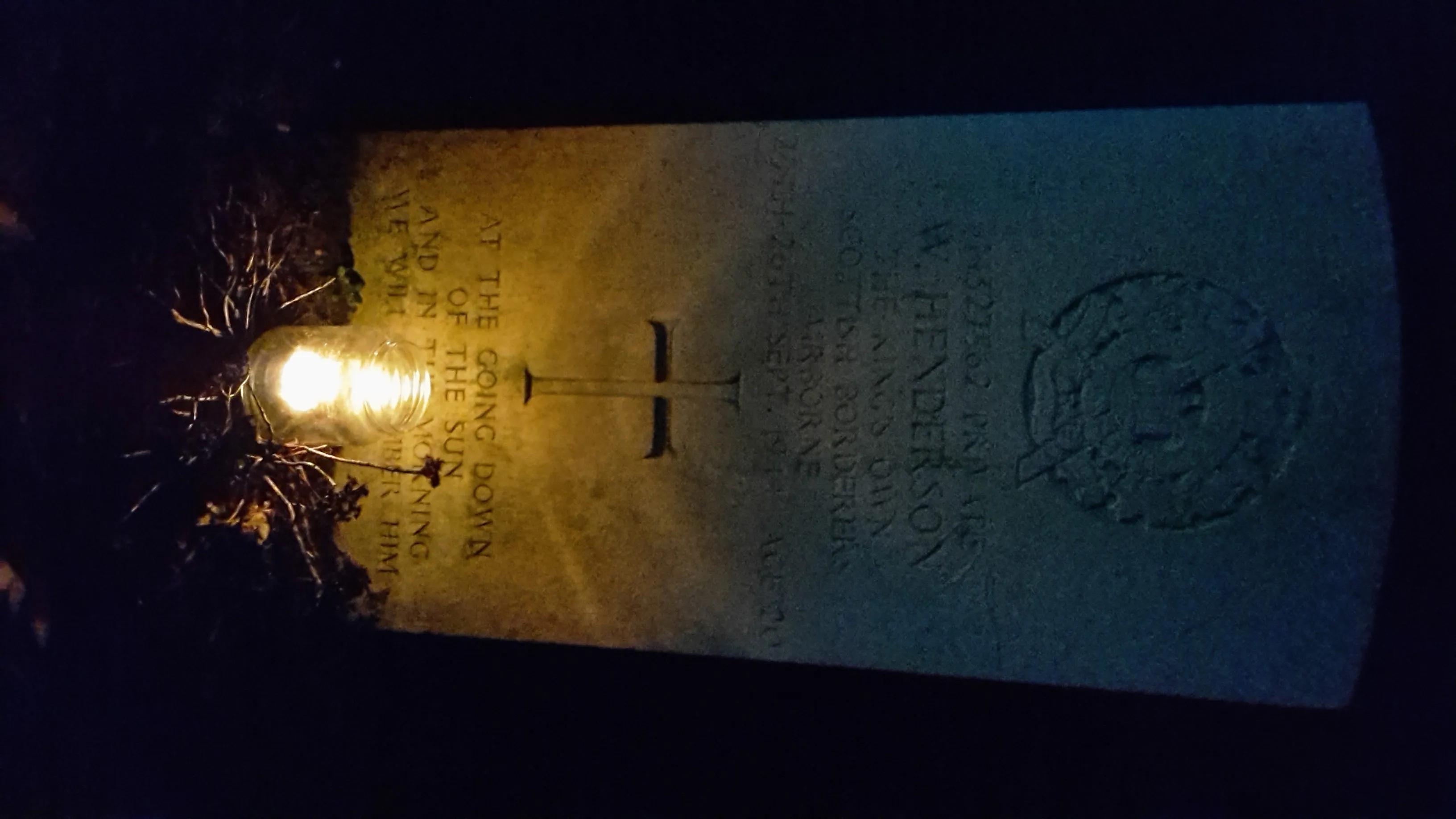 lichtjes op oorlogsgraven 1 e1482614240234