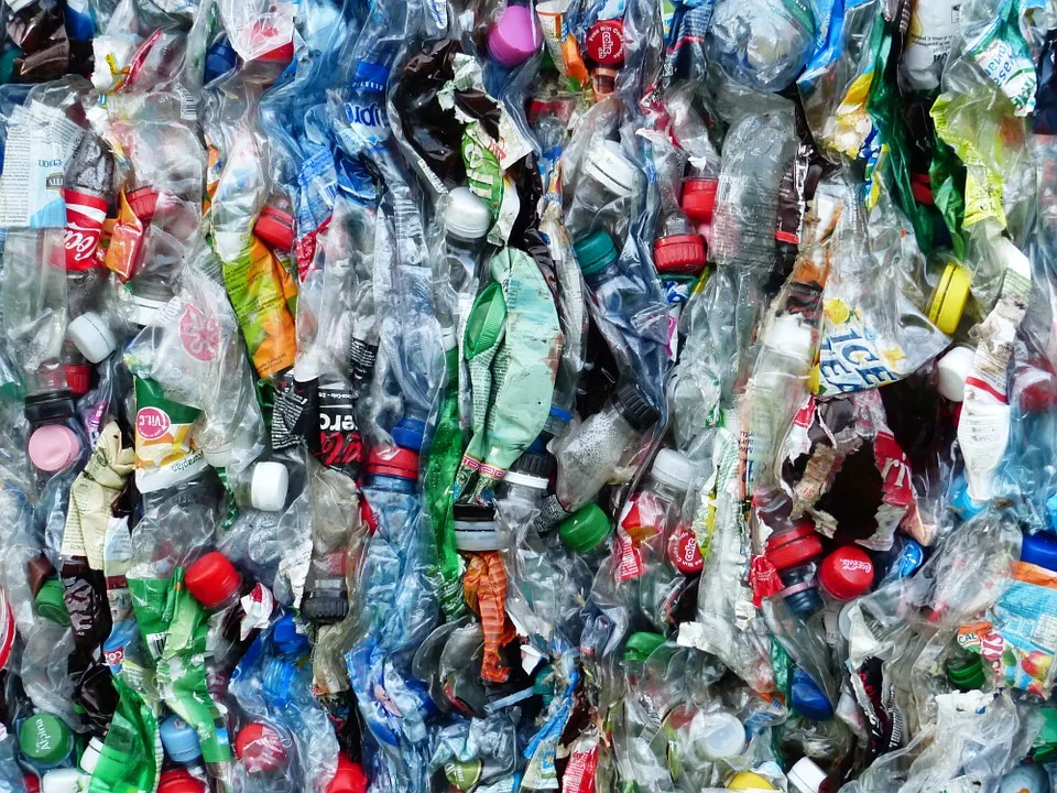 plastic bottles hans pixabay
