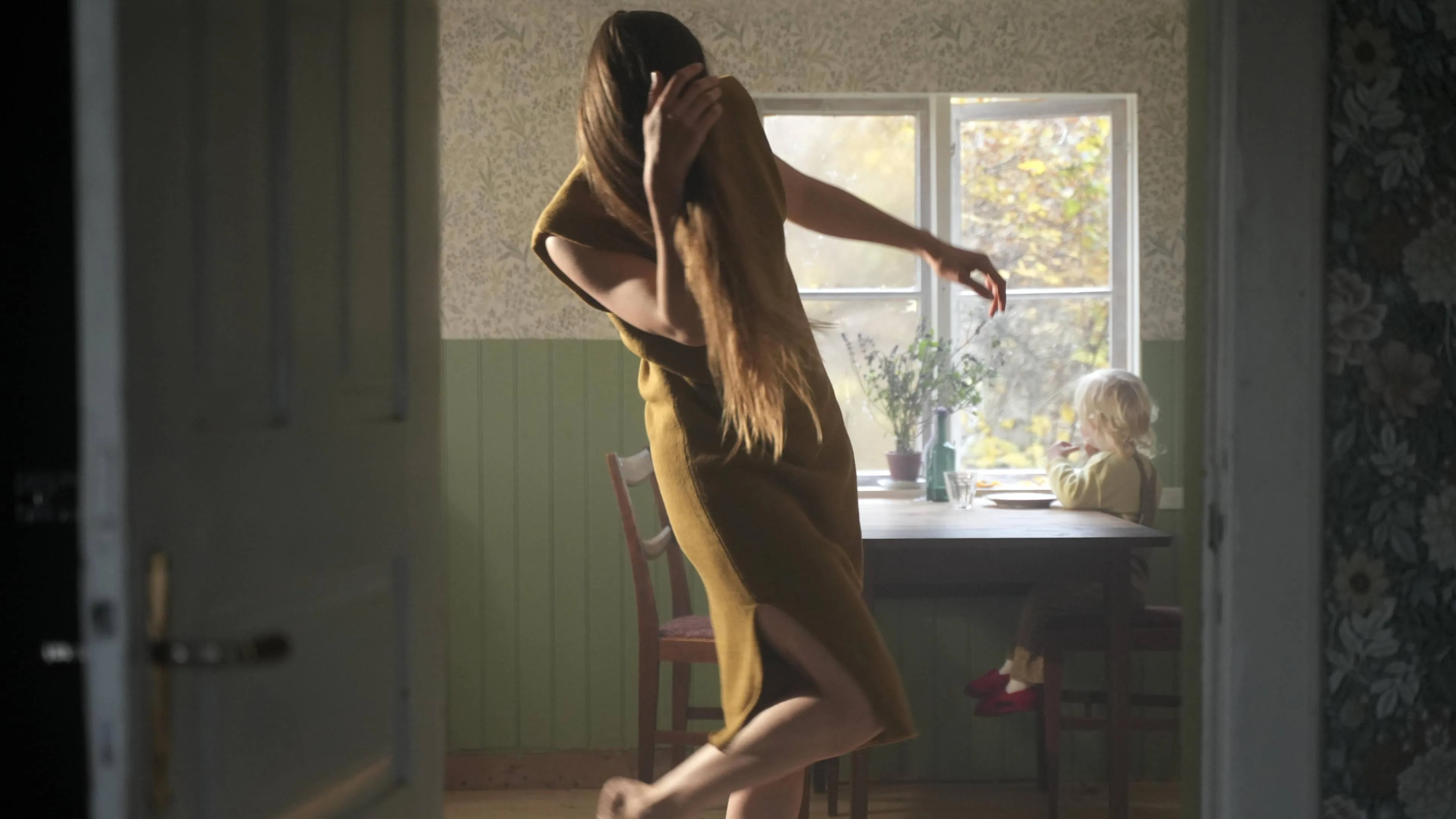 every body has a mother danscollectief arnhemse meisjes credits anna fransen min