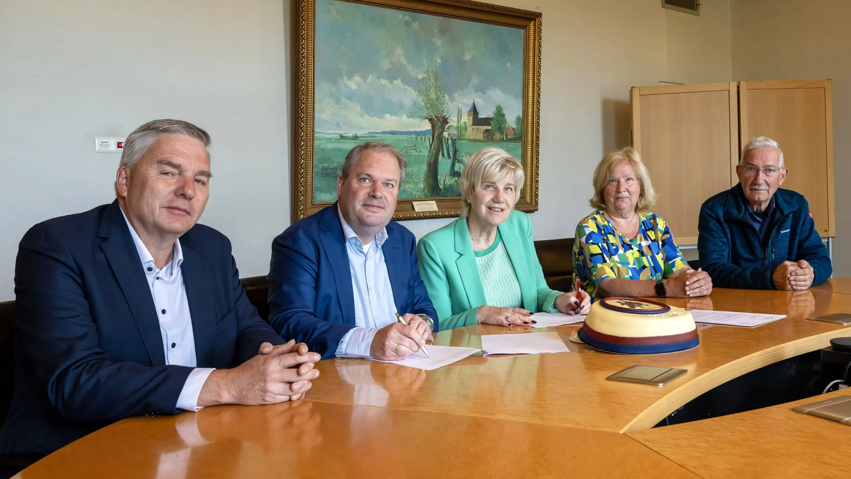 gemeente renkum en psvr ondertekenen convenant airborne wandeltocht