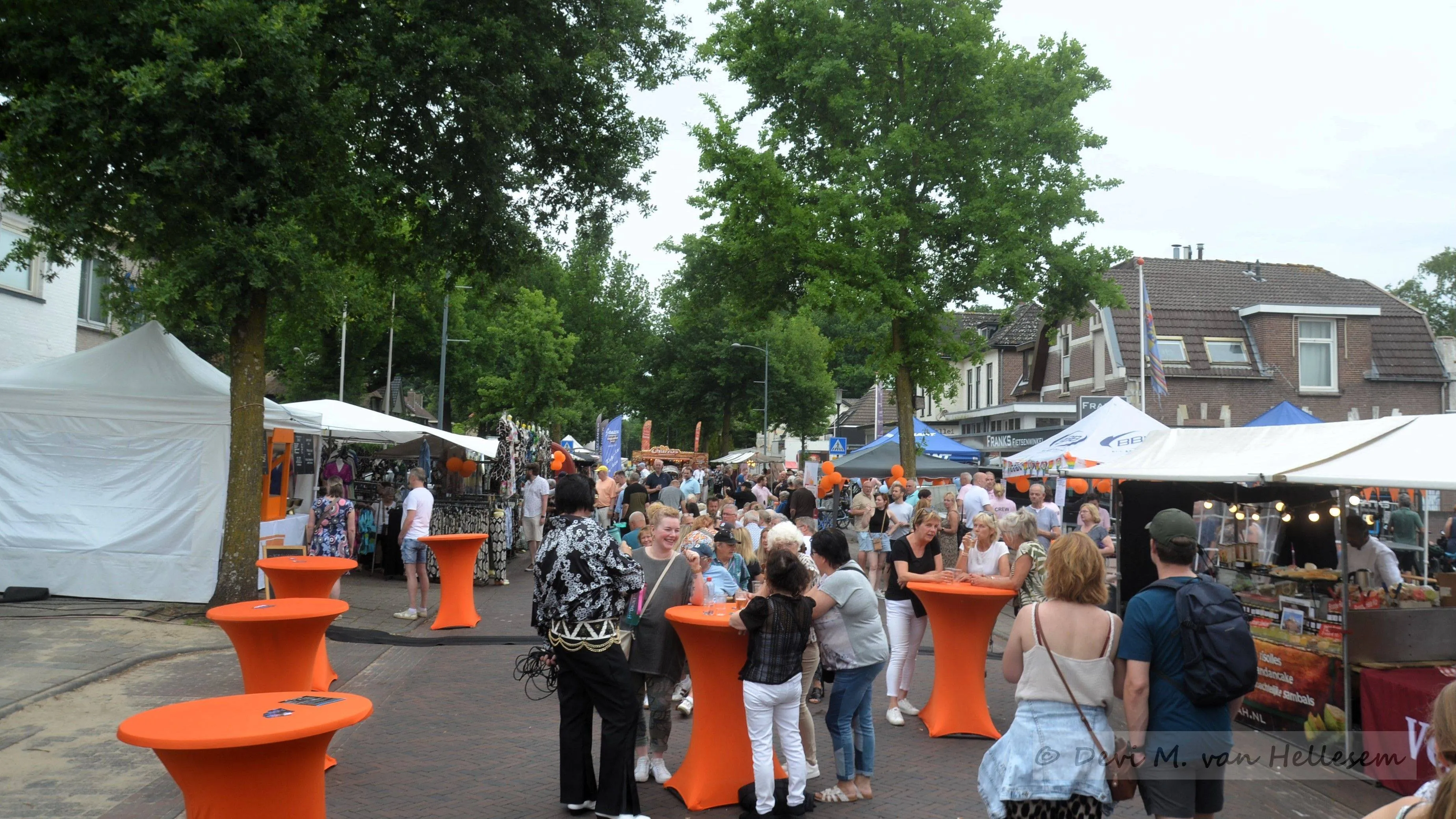 14 06 25 avondmarkt heelsum 7