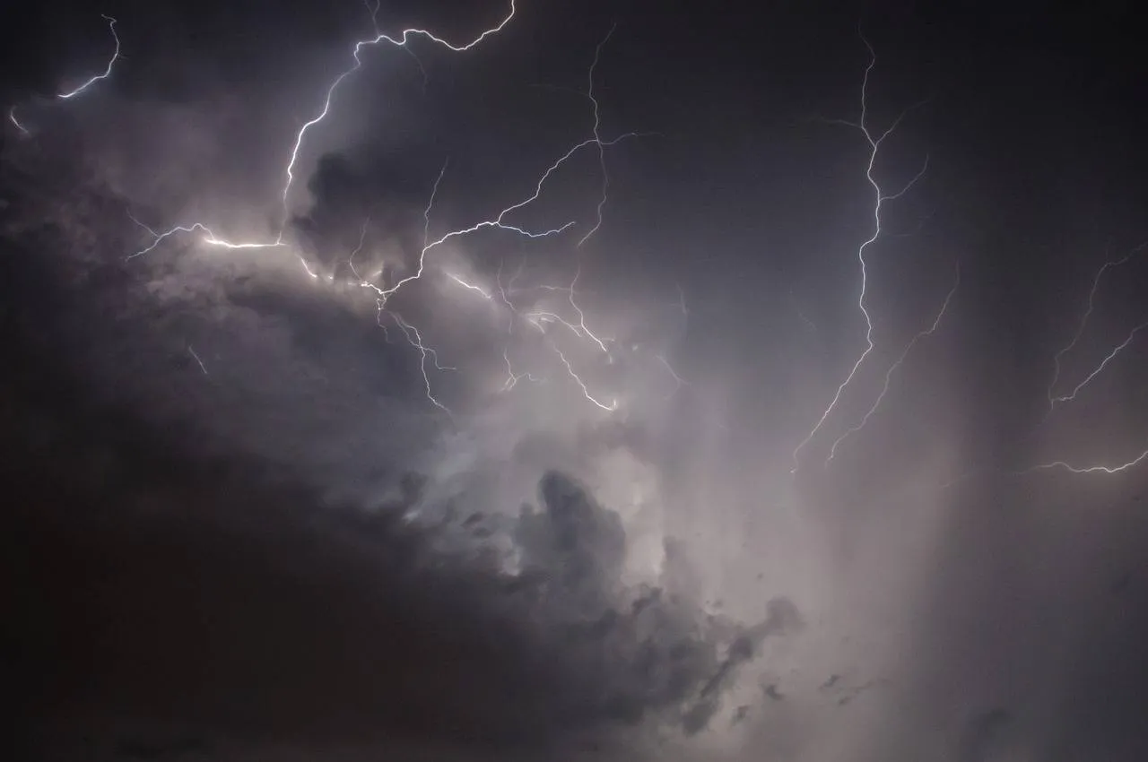 Onweer, bogitw, Pixabay
