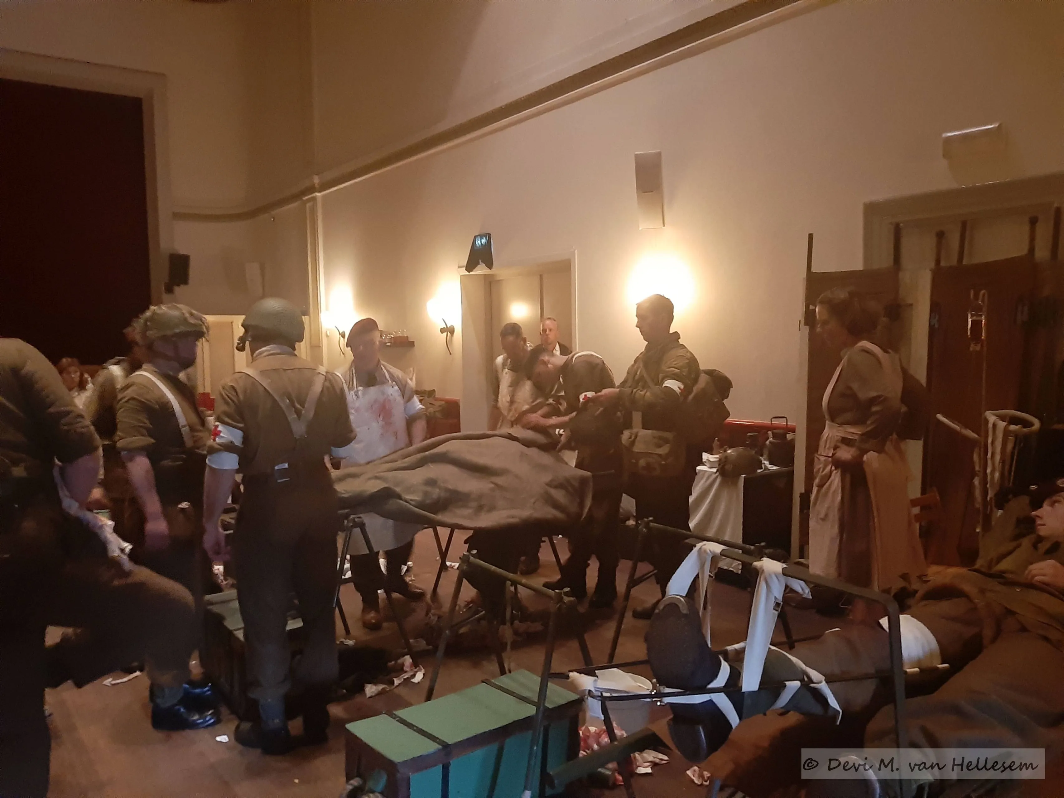18-09 Noodhospitaal 1944 Concertzaal (8)