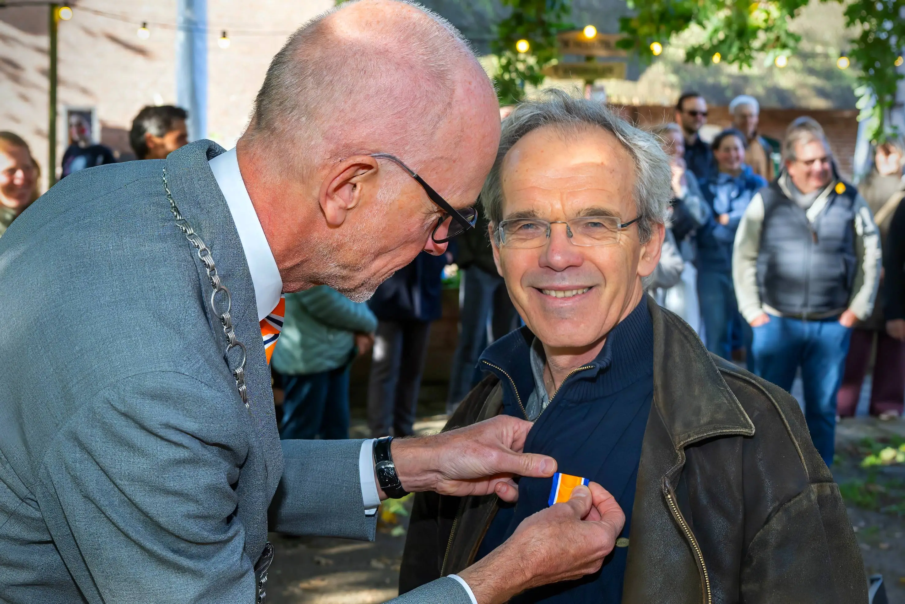 30 Koninklijke onderscheiding voor Jan Hassink - 1