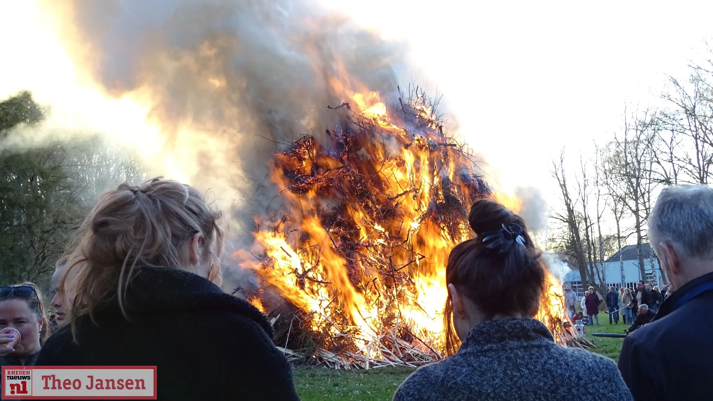 16 04 2022 paasvuur laag soeren 4