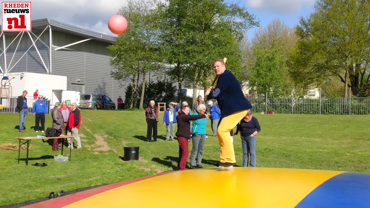 2015 05 02 opening zwembad rheden 005