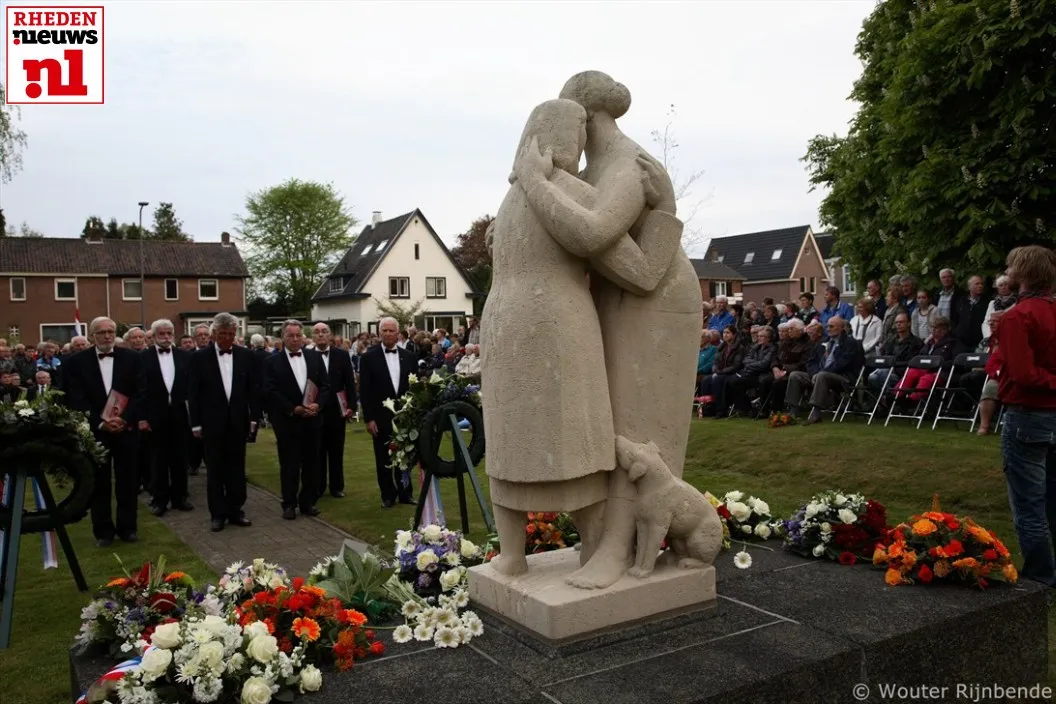 2015 05 04 dodenherdenking rozenbos 067