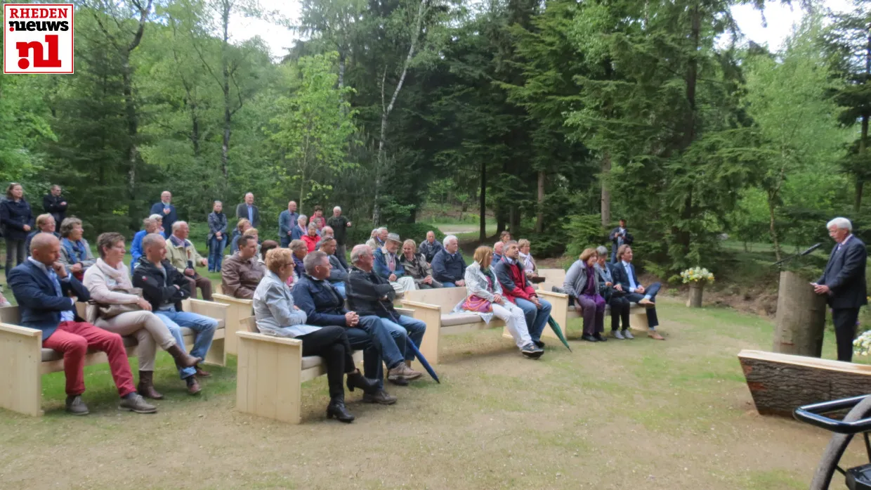2015 05 30 heiderust opening natuurbegraafplaats 001