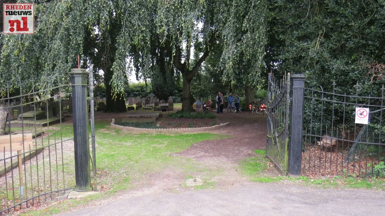 2015 09 12 pinkelseweg begraafplaats rheden 001