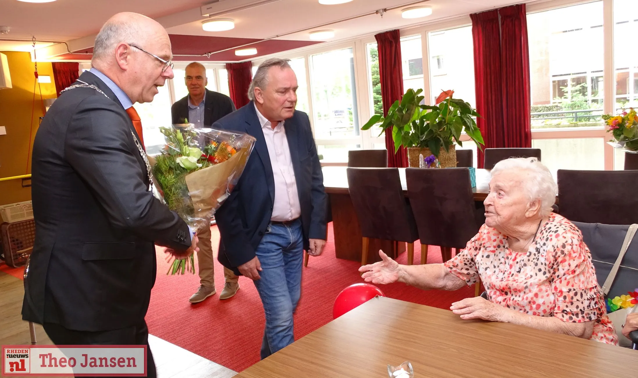 2020 07 10 verjaardag 100 jarige mevrouw frequin burgers 1