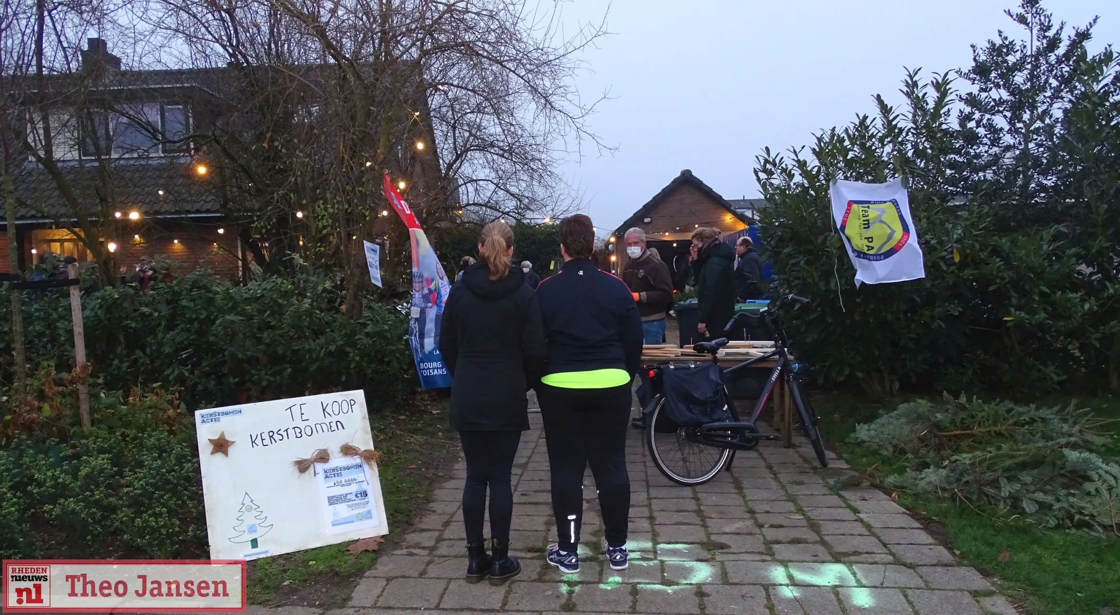 2020 11 28 verkoop kerstbomen team pa alpe d huzes 1