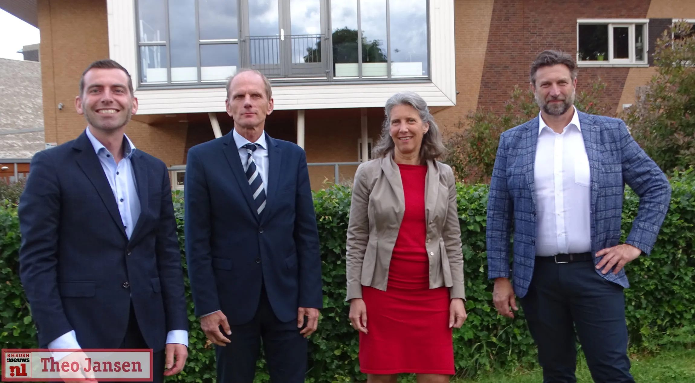 2022 05 24 ondertekening coalitieakkoord twee nieuwe wethouders in gemeente rheden paul hofman en ronald ter hoeven 21