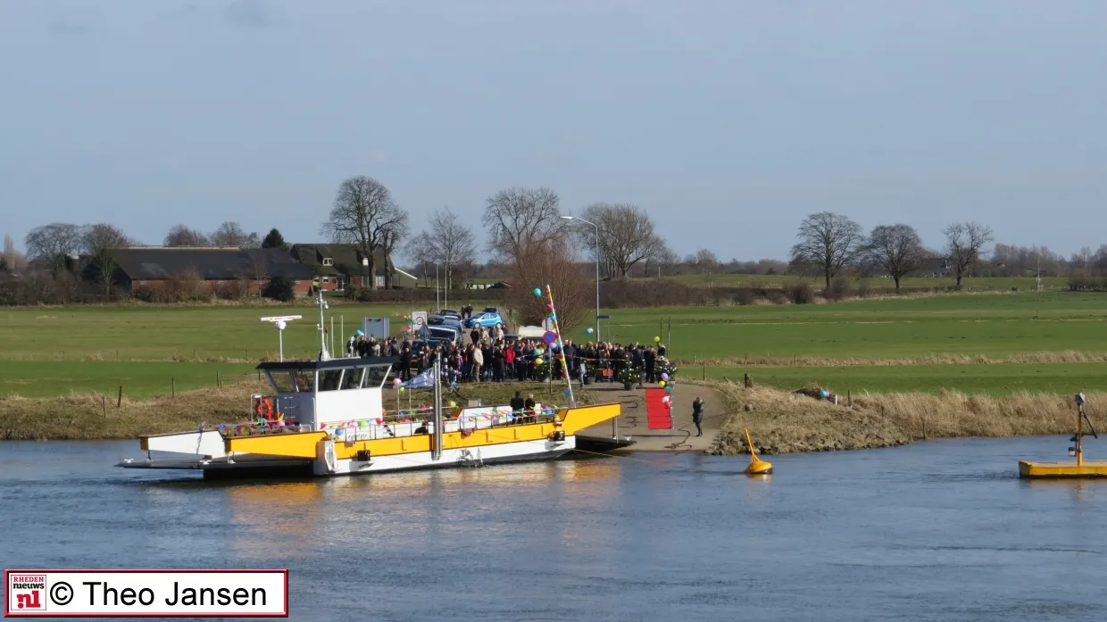 aan t veer 28 2 15 002