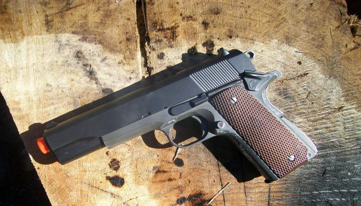 airsoftgun mad house photography