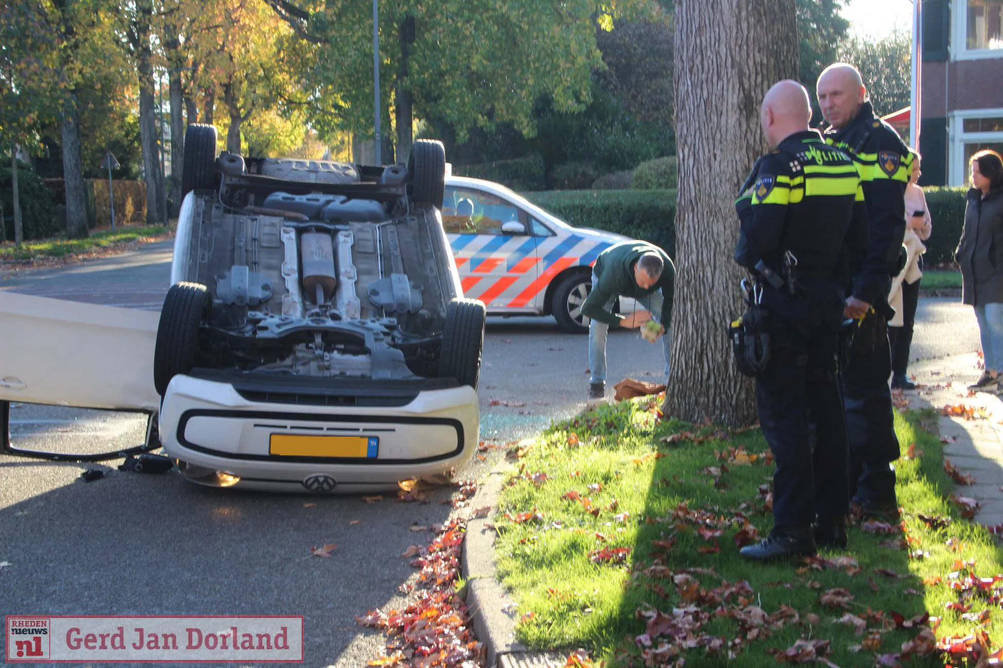 auto op de kop bij aanrijding in velp 13 11 2022 8