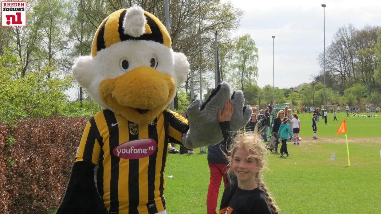 baj206labenm6eymxkeh4oam7 2014 04 09 de pinkenberg voetbal jeugd 050